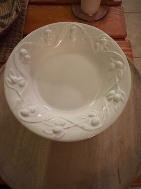 Williams Sonoma I Patrizi Olive Harvest White Pasta Bowl - set of 4